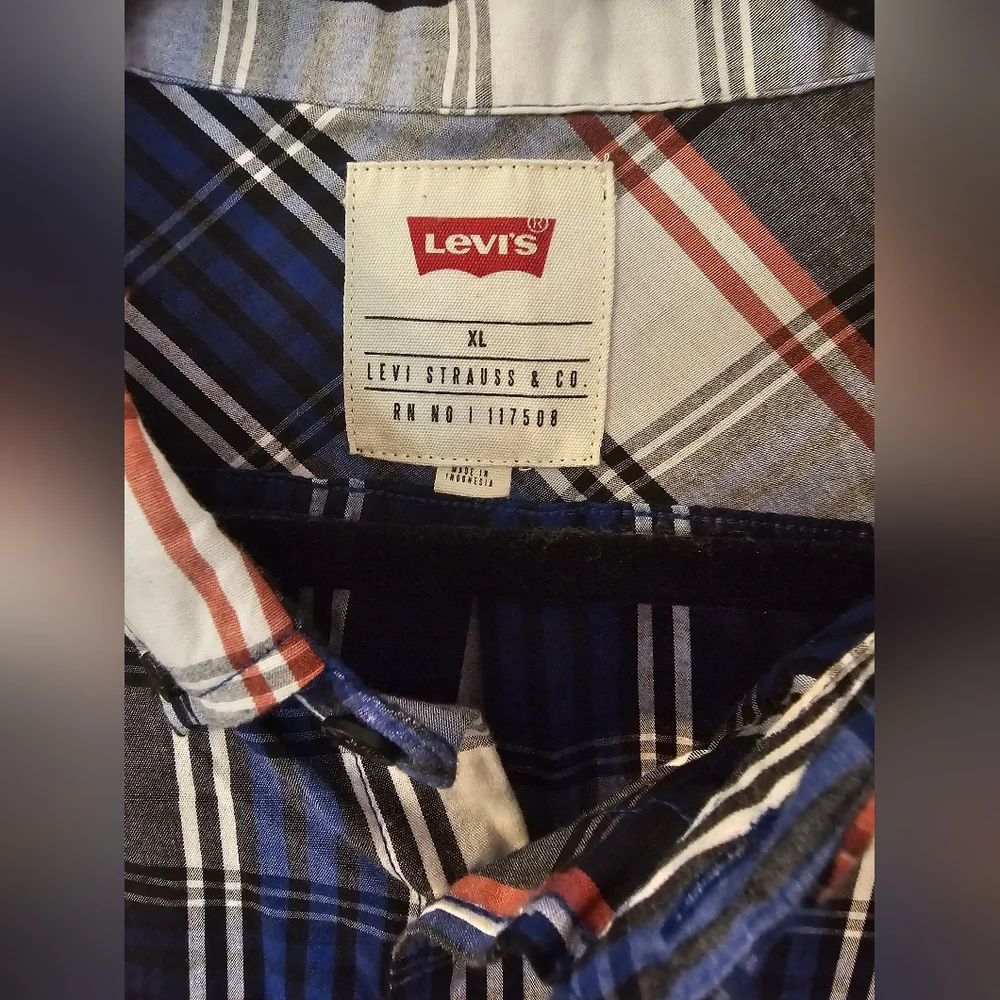 Levi's Button-Down Shirt